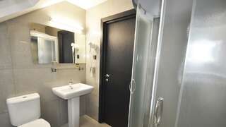Гостиница People Loft Tverskaya Москва Стандартный трехместный номер-3